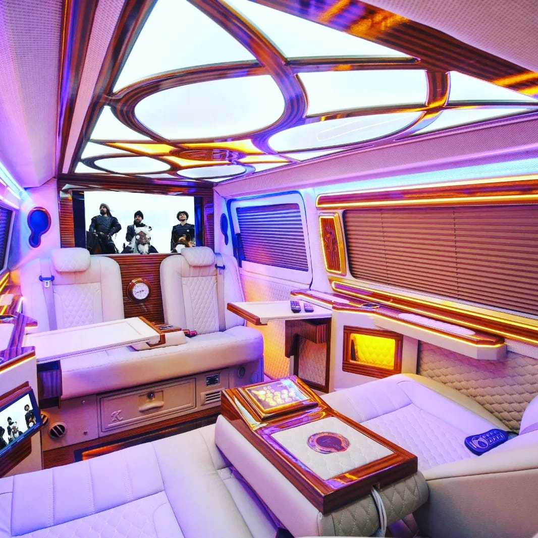 1-8 Deluxe VIP — Mercedes Sprinter VIP